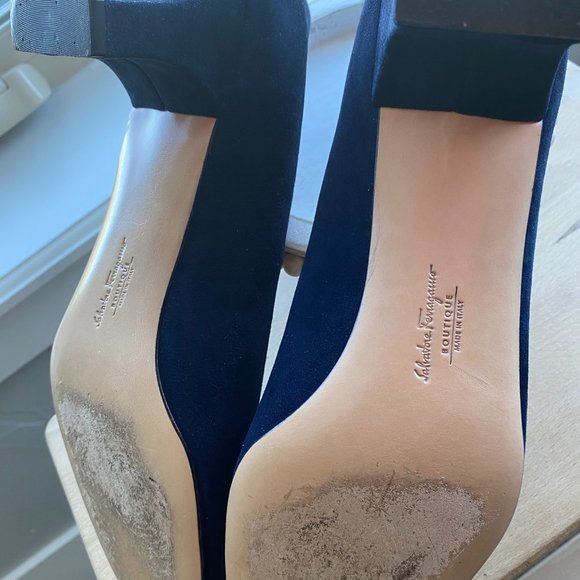 Salvatore Ferragamo Boutique Dark Blue Suede Pump - Picture 7 of 8